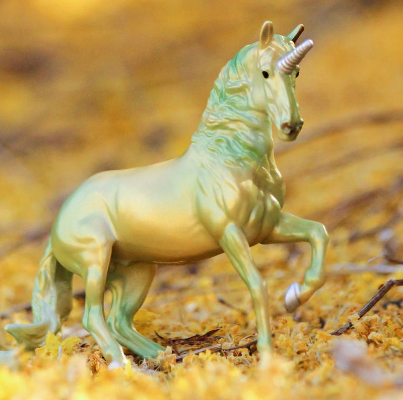 Breyer Unicorn Treasures - Rider's Tack.Apparel.Supply